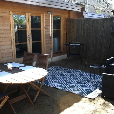2 En Bois Avec Acces Piscine Nimes