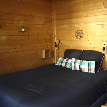 2 En Bois Avec Acces Piscine Chalet