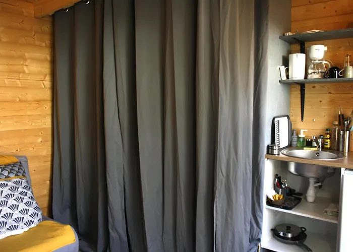 2 En Bois Avec Acces Piscine * ニーム